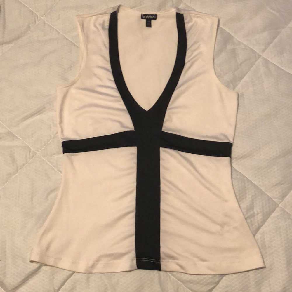 Le Chateau white with black trim top